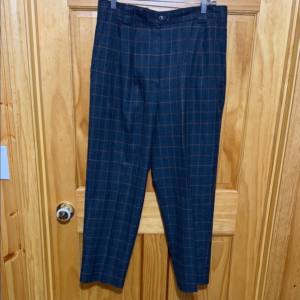 Tail Women’s Gray & Orange Plaid Golf Pants with Pleats, Size 12.